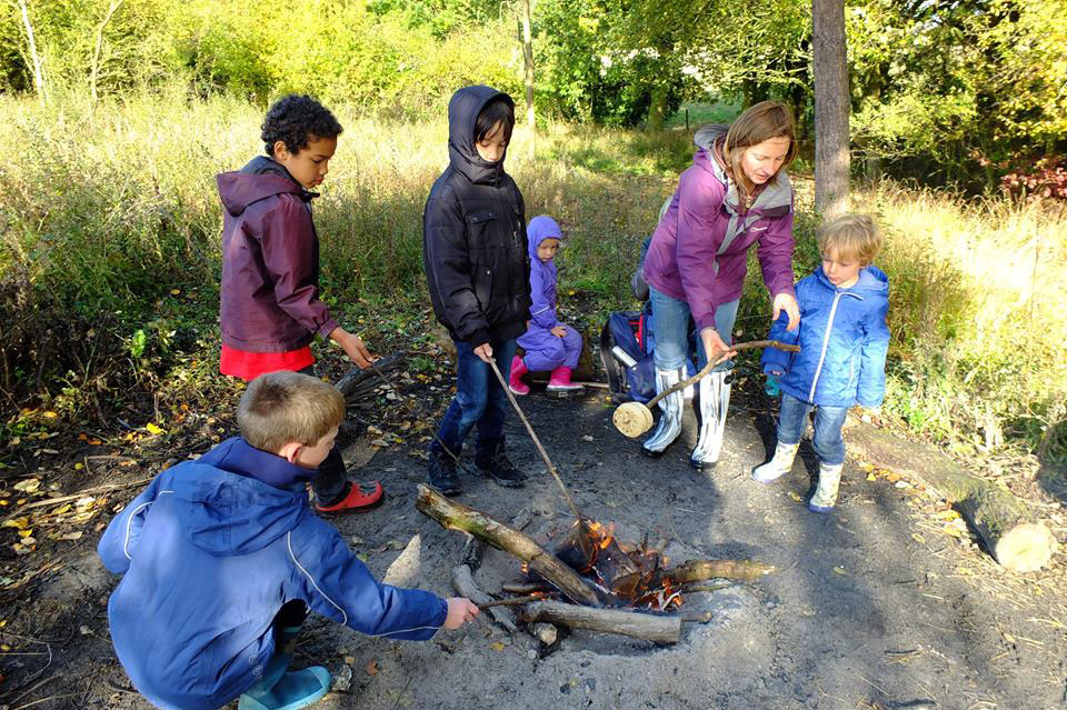 kids campfire